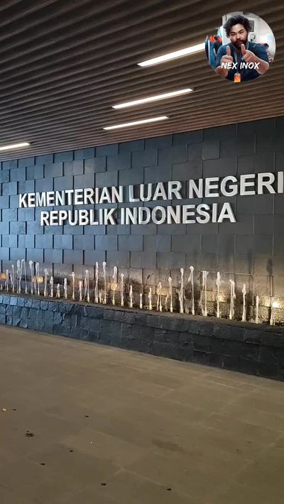 Mau makan di kantin Kementerian Luar Neg
