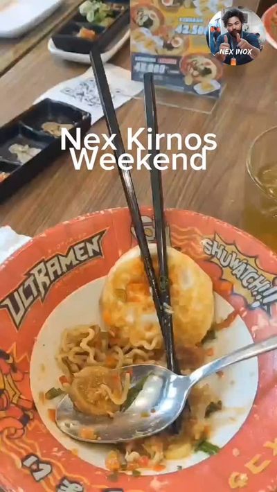 Makan ramen ditemenin ultraman di Ultram